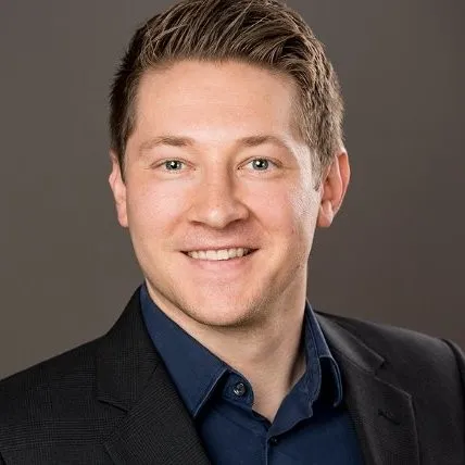 Portrait of Dennis Galejski